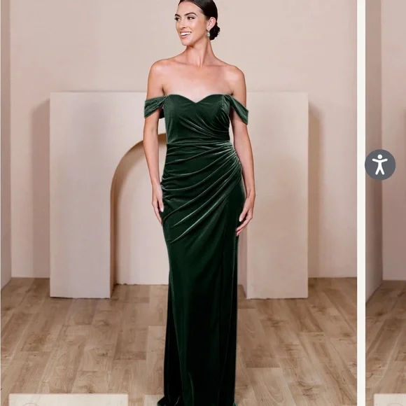 green emerald velvet dress Sample Classic Emerald Brooke Satin Dress main image 1
